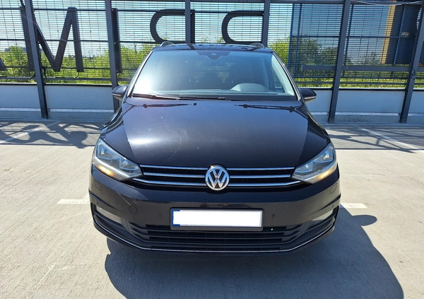 Volkswagen Touran cena 69900 przebieg: 227784, rok produkcji 2019 z Wrocław małe 781